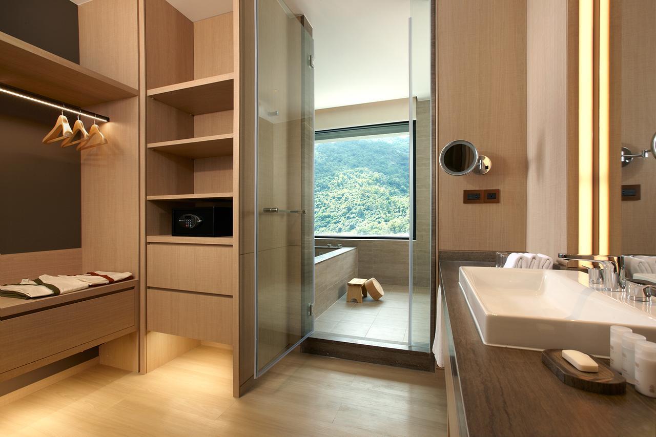 Mu Jiaoxi Hotel Εξωτερικό φωτογραφία A bathroom in a hotel