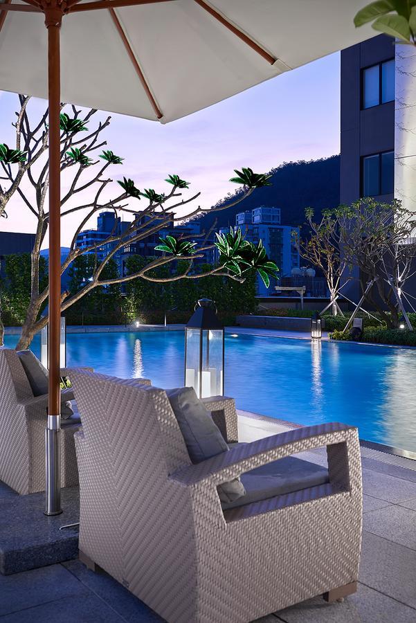 Mu Jiaoxi Hotel Εξωτερικό φωτογραφία The swimming pool at the hotel