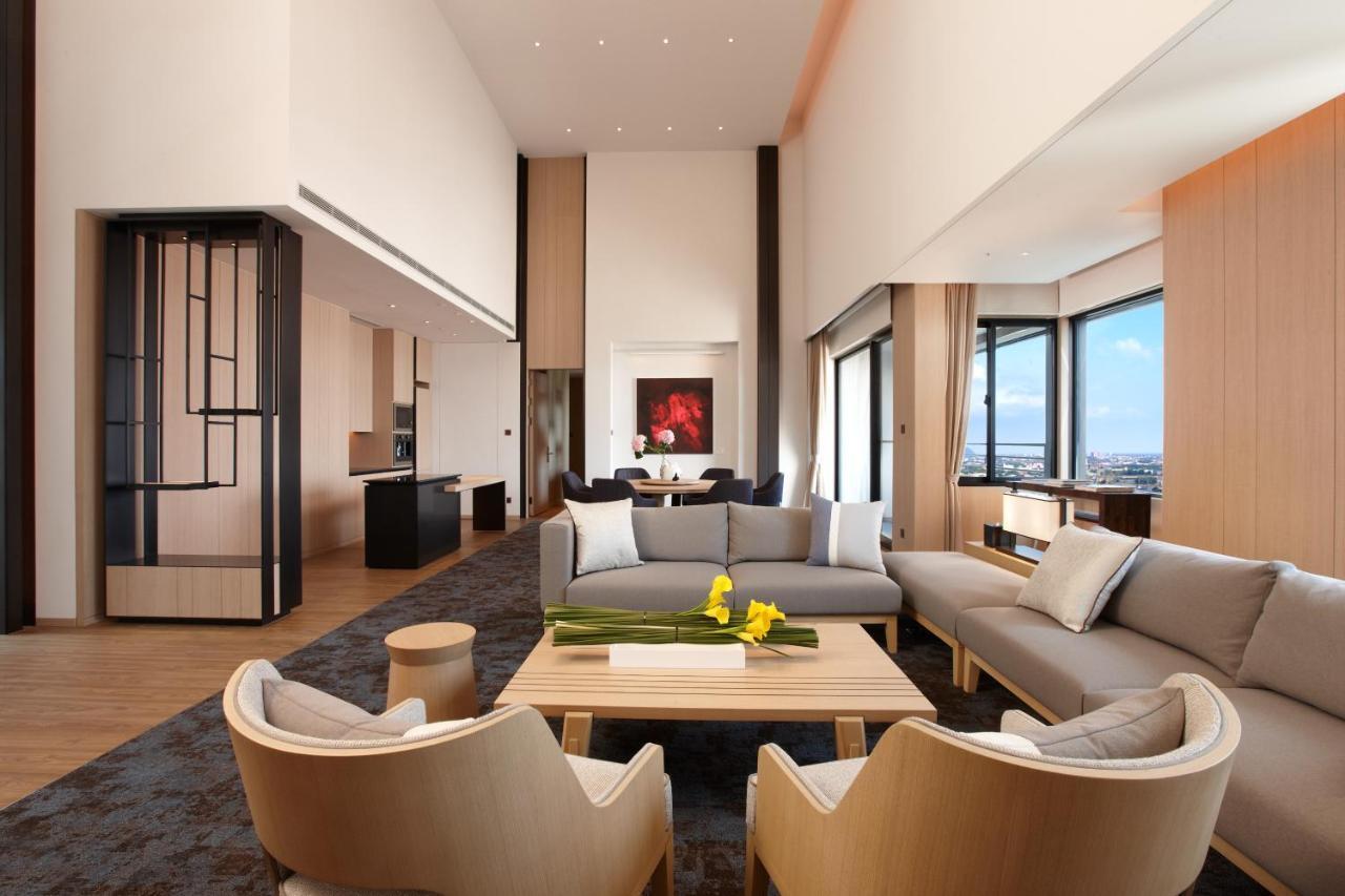 Mu Jiaoxi Hotel Εξωτερικό φωτογραφία The living room of a suite at The Ritz-Carlton, Osaka