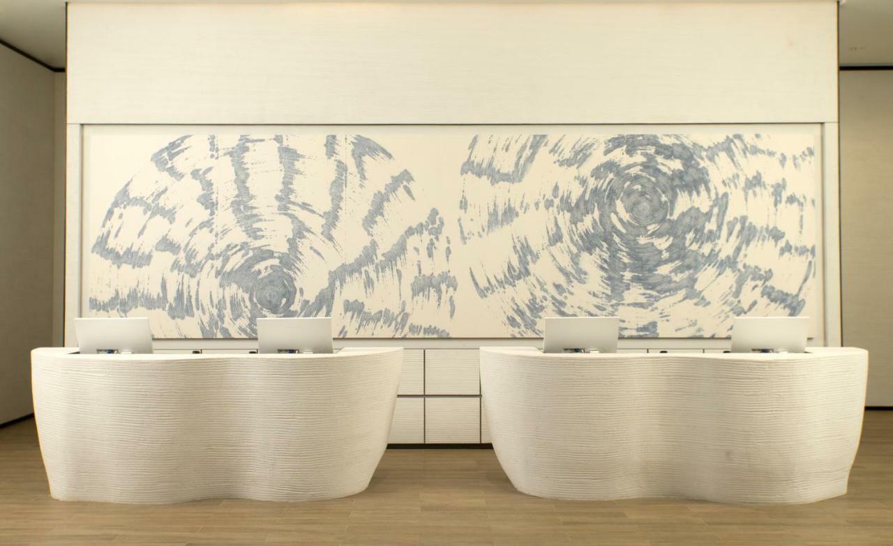 Mu Jiaoxi Hotel Εξωτερικό φωτογραφία The 2011 mural by artist Mark Rothko at the front desk of the National Museum of the United States Army